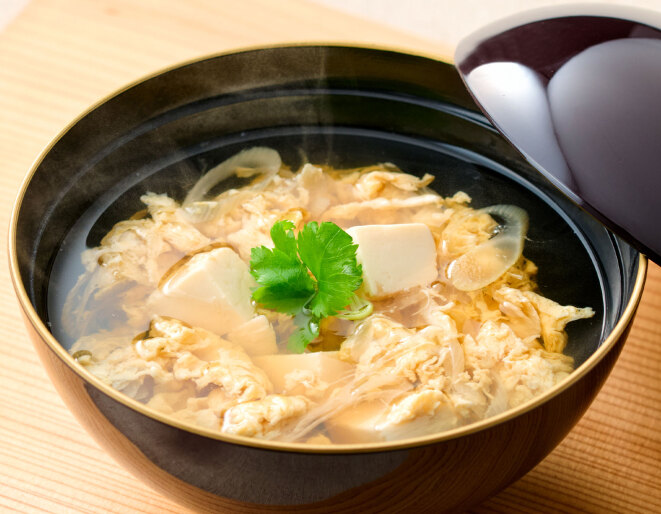 玉子と豆腐のお吸い物